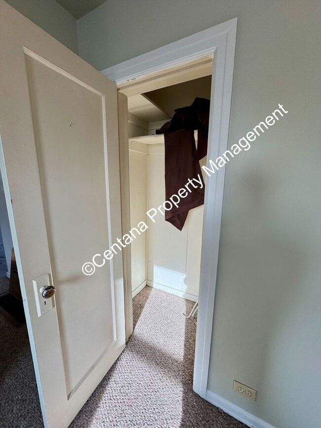 2214 Locust St in Butte, MT - Building Photo - Building Photo