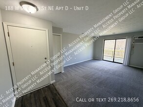 188 W Division St NE in Rockford, MI - Building Photo - Building Photo