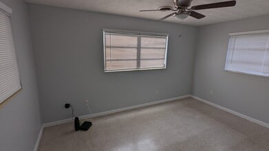 1616 Elizabeth St in Melbourne, FL - Foto de edificio - Building Photo