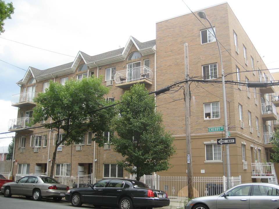 14104 Cherry Ave in Flushing, NY - Building Photo