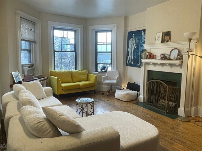 1157 Commonwealth Ave in Boston, MA - Building Photo - Building Photo