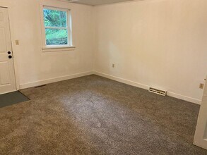 1118 Field St, Unit Apartment 2 in Fairmont, WV - Building Photo - Building Photo