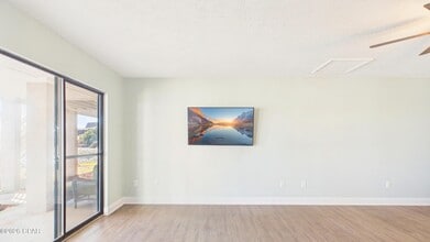 301 Lullwater Dr in Panama City, FL - Building Photo - Building Photo