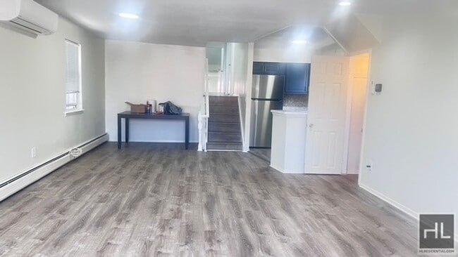NEWLY RENOVATED 2 BEDROOM/2 FULL BATHROOMS in Brooklyn, NY - Building Photo - Building Photo