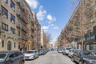23 Arden St in New York, NY - Building Photo - Building Photo