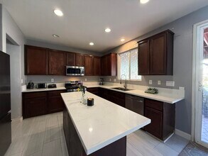 39300 Dijon Ln in Palmdale, CA - Building Photo - Building Photo