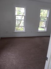 1335 W 3rd St, Unit apt 3 upper front in Ashtabula, OH - Building Photo - Building Photo