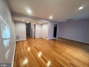 9218 Sprucewood Rd in Burke, VA - Building Photo - Building Photo
