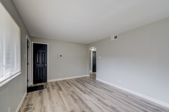 11224 Liana Ln in St. Ann, MO - Building Photo - Building Photo