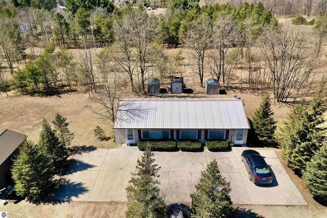 5093 M-37 in Mesick, MI - Building Photo - Building Photo