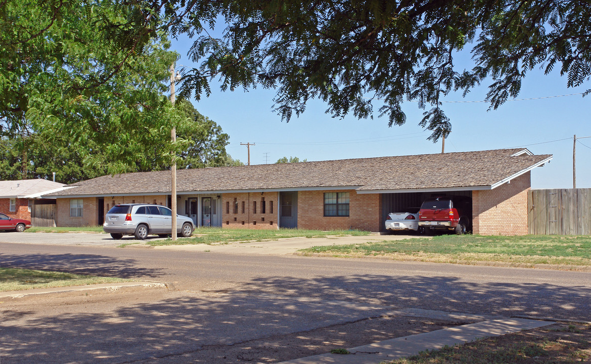 The Paragon Apartment in Plainview, TX - Building Photo