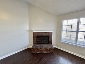 6416 Valley Oak Dr in Memphis, TN - Building Photo - Building Photo