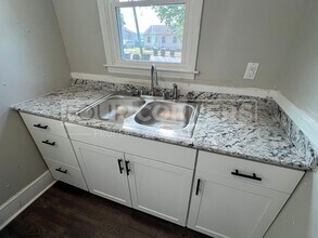 803 Cole St in Greensboro, NC - Building Photo - Building Photo