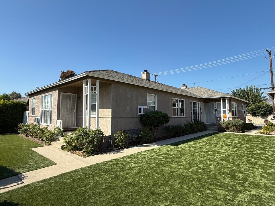 1213 W Victory Blvd in Burbank, CA - Building Photo