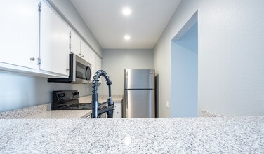 1369 Caminito Gabaldon, Unit C in San Diego, CA - Building Photo - Building Photo