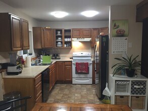 2536 Forest Park Dr, Unit 1 room 5 in Anchorage, AK - Building Photo - Building Photo