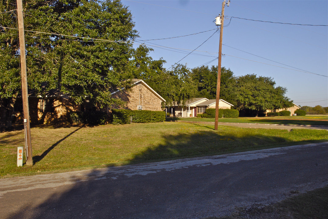 Seven Points Apartments in Seven Points, TX - Building Photo