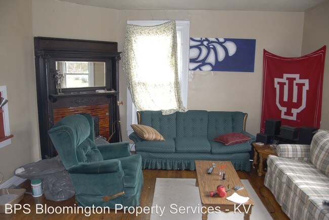 327 E 2nd St in Bloomington, IN - Foto de edificio - Building Photo