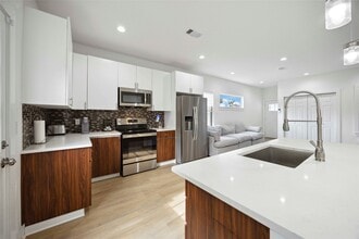 8804 Knox St in Houston, TX - Building Photo - Building Photo