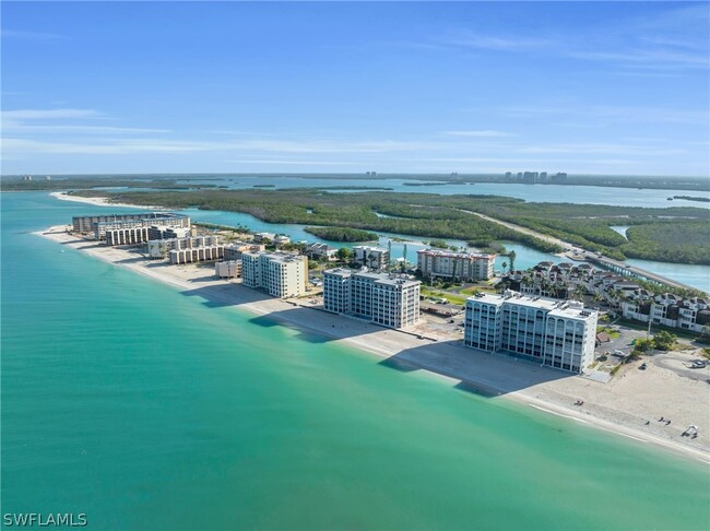 25900 Hickory Blvd in Bonita Springs, FL - Foto de edificio - Building Photo