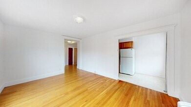 127 Summer St, Unit #11 in Malden, MA - Building Photo - Building Photo