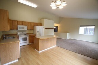 13654 Fire Creek Trail Dr in Anchorage, AK - Building Photo - Building Photo