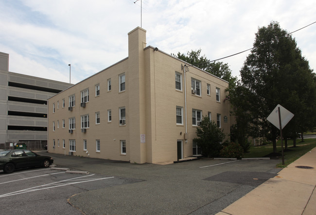 Forestoaks Apartments in Gaithersburg, MD - Building Photo - Building Photo