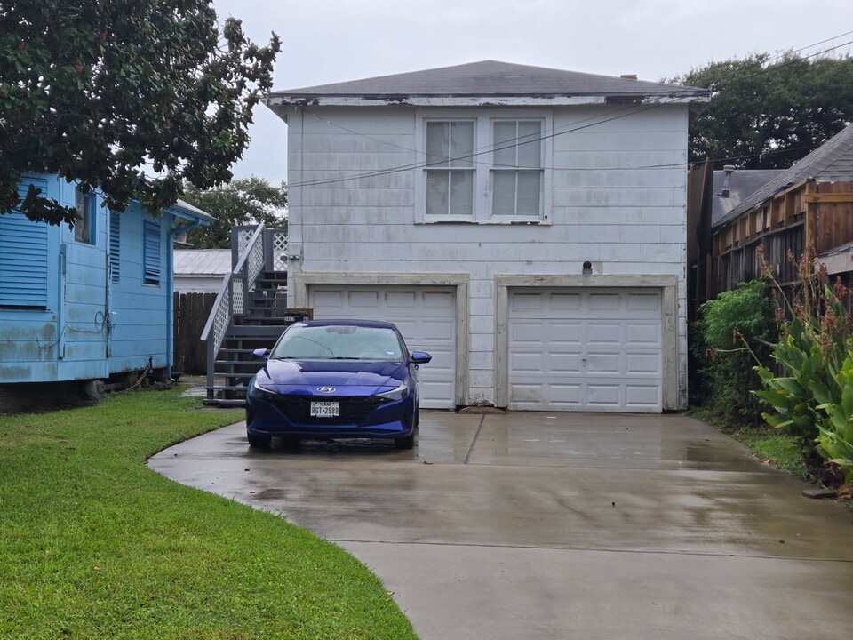 2407 40th St, Unit Efficiency Apartment in Galveston, TX - Foto de edificio