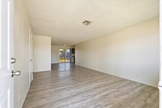 1917 Allen Ave in Henderson, NV - Building Photo - Building Photo