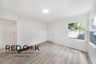 1728 Granville Ave in Los Angeles, CA - Building Photo
