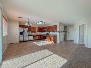 24016 N Oasis Blvd in Florence, AZ - Building Photo - Building Photo