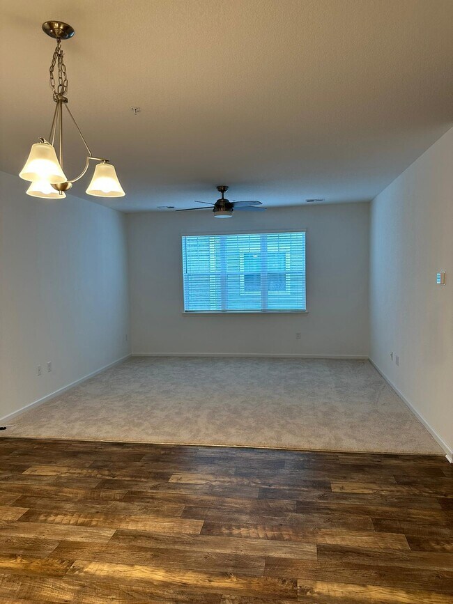 1733 Dromolin Dr in Virginia Beach, VA - Building Photo - Building Photo