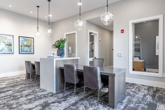 Allora Gainesville in Gainesville, GA - Foto de edificio - Interior Photo