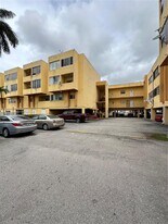1555 W 44th Pl in Hialeah, FL - Building Photo