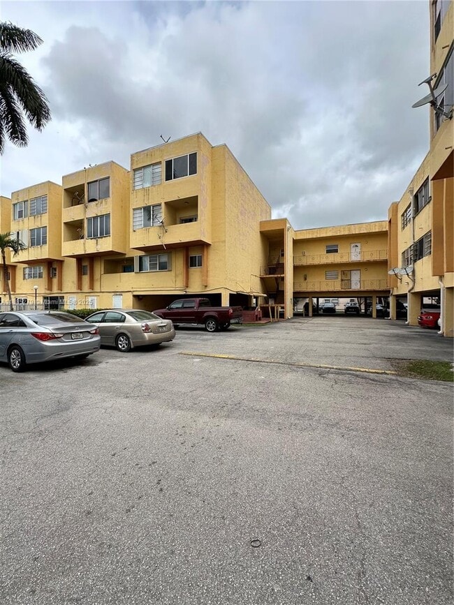 property at 1555 W 44th Pl