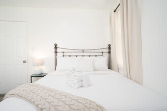 3126 Cañon St in San Diego, CA - Building Photo - Building Photo