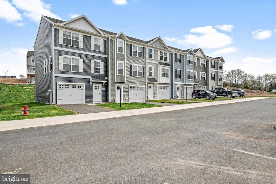 3015 Sienna Dr in Chambersburg, PA - Building Photo