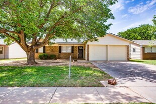 5411 49th St in Lubbock, TX - Building Photo