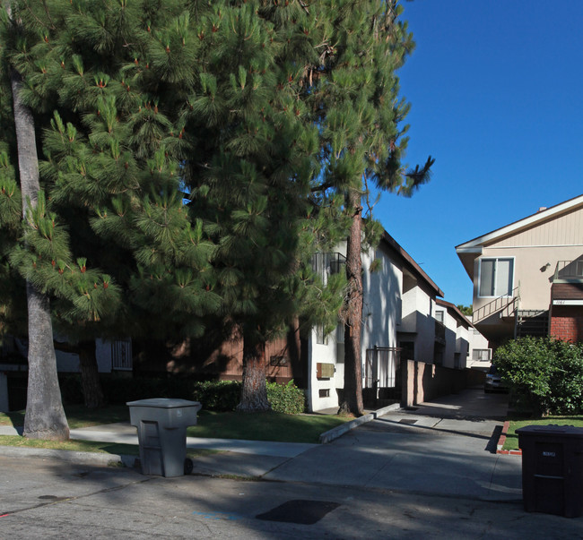 1159 Linden Ave in Glendale, CA - Foto de edificio - Building Photo