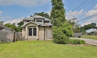 446 Rivergrove Dr in Houston, TX - Building Photo