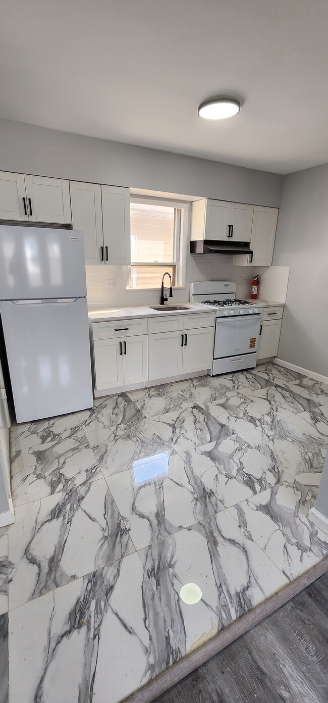 1760 Winfield St, Unit #2