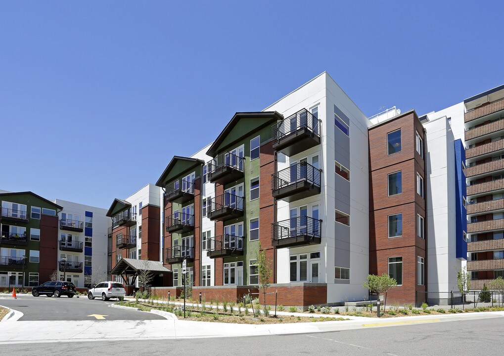 Residences at University Hills in Denver, CO - Foto de edificio