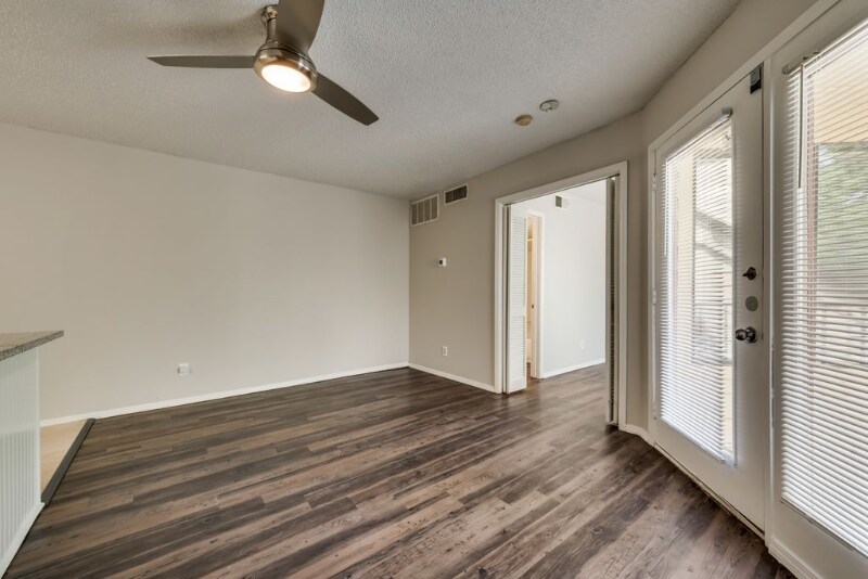 2304 Balsam Dr in Arlington, TX - Foto de edificio
