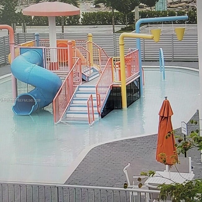 10440 NW 67th St in Doral, FL - Building Photo - Building Photo