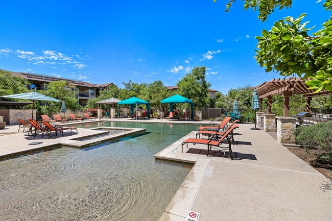 Lakeline East Apartments