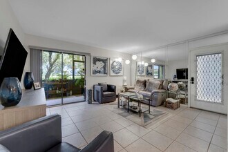 15484 Lakes of Delray Blvd in Delray Beach, FL - Building Photo - Building Photo