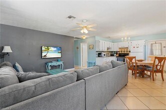 4241 Mariner Ln in Bonita Springs, FL - Building Photo - Building Photo