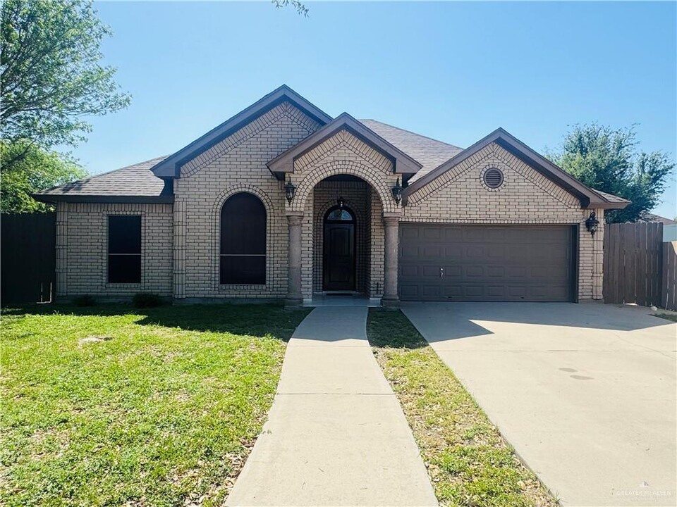 3317 N 36th St in McAllen, TX - Foto de edificio