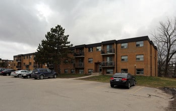 Woodside Avenue Apartments in Cambridge, ON - Building Photo - Building Photo