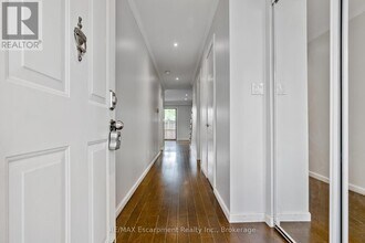 1580-1580 Reeves Gate in Oakville, ON - Building Photo - Building Photo